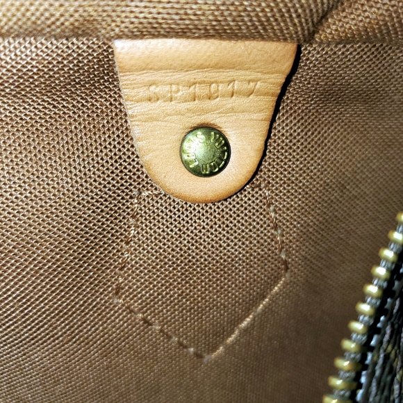 Louis Vuitton Monogram Speedy 35 with Twillys & crossbody strap 1997 - Picture 9 of 11